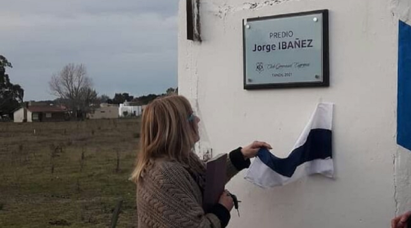 Gimnasia homenajeó a Jorge Ibañez