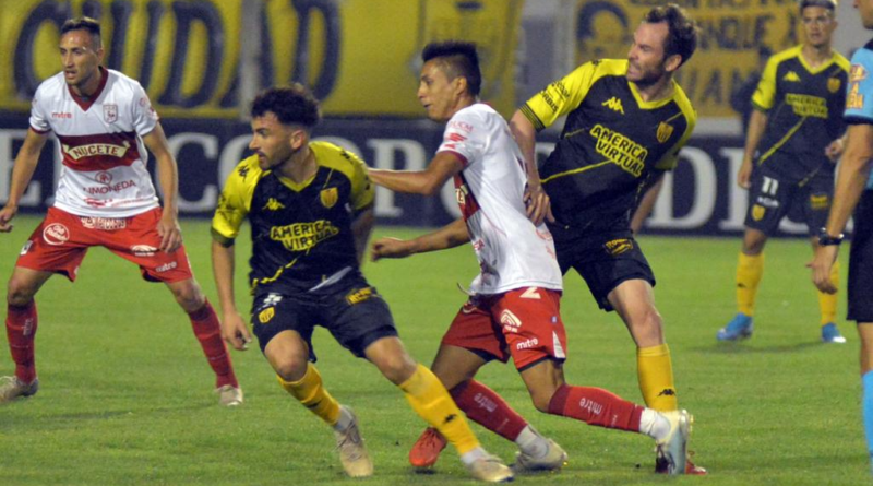 Santamarina ganó ante su gente