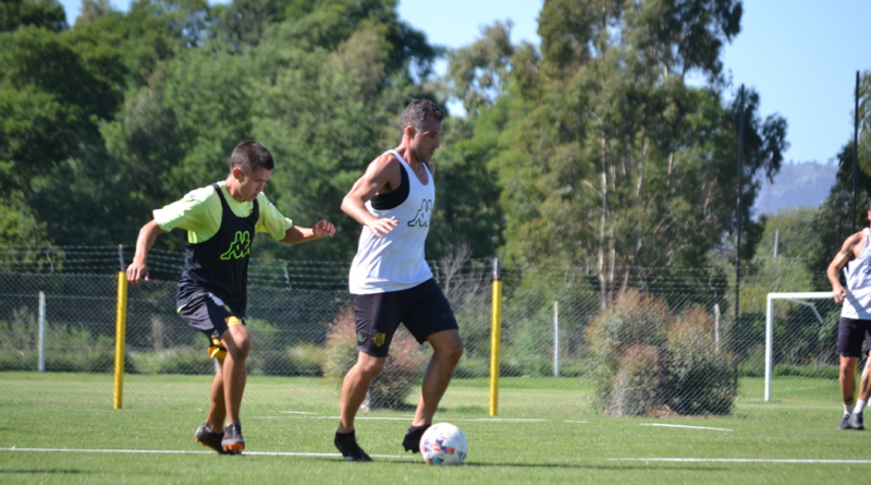 Santamarina recibe a Almirante Brown