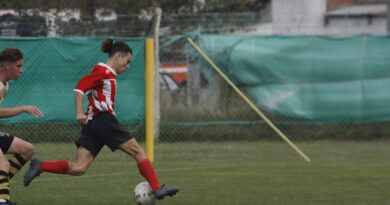 Juegan Atlético Ayacucho y Sarmiento