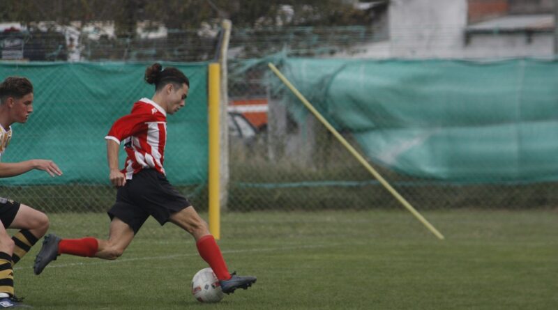 Juegan Atlético Ayacucho y Sarmiento